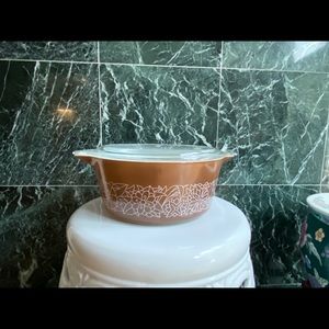 Vintage woodland Pyrex with top